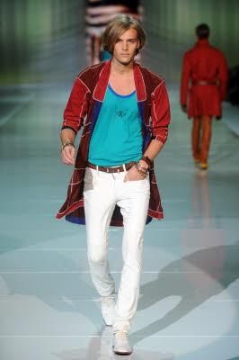 Roberto Cavalli modello uomo PE 2009