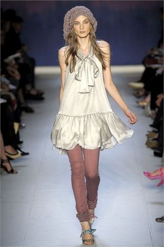 Modello Spring Summer 2009 Moschino Cheap&Chic